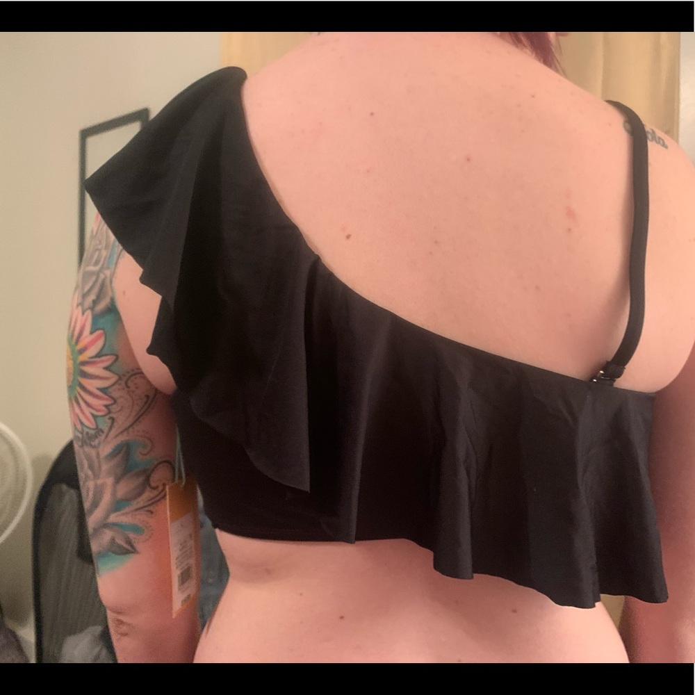 NWT Bikini tip - Picture 2 of 3